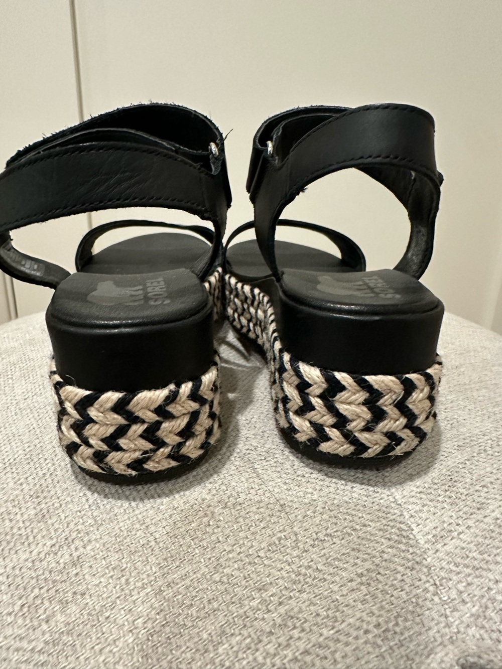 Sorel size 8 “Cameron” flatform sandal with black and natural base - Picture 5 of 11